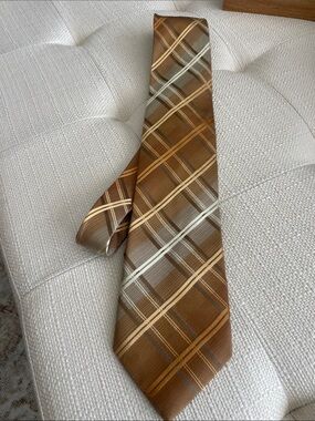 Kenneth Cole Reaction classy tie